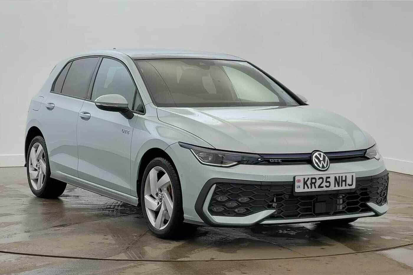 Main listing image - Volkswagen Golf GTE