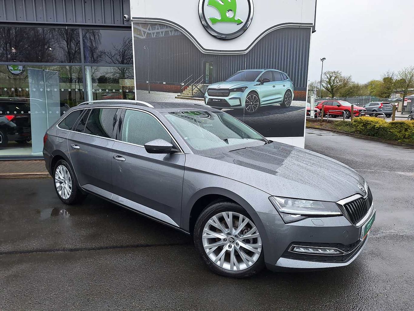 Main listing image - Skoda Superb Estate