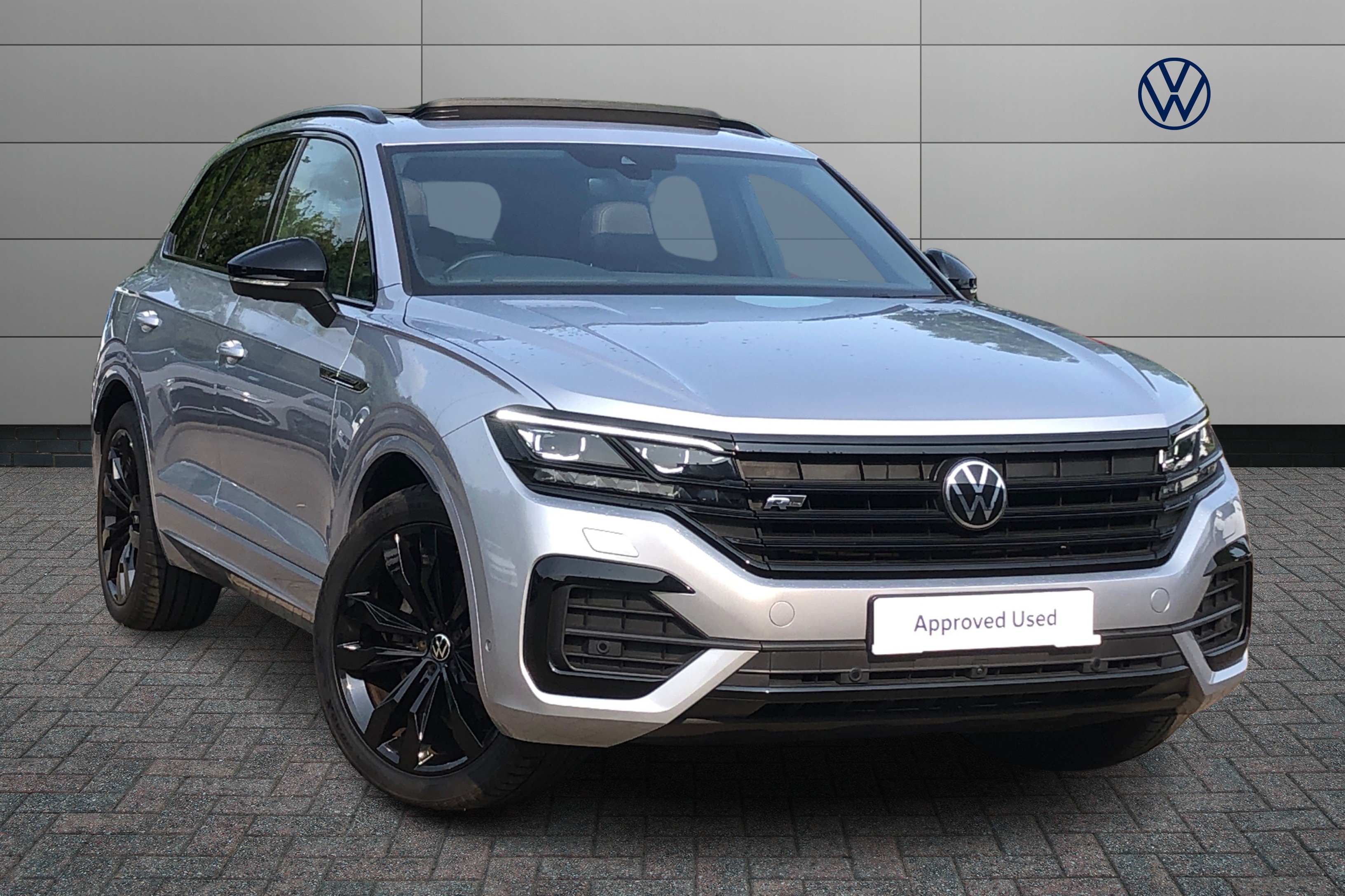 Main listing image - Volkswagen Touareg