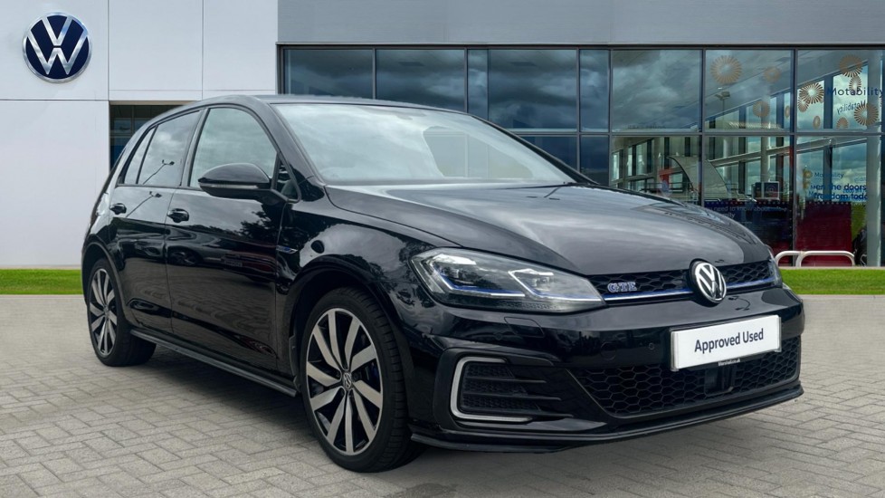 Main listing image - Volkswagen Golf GTE