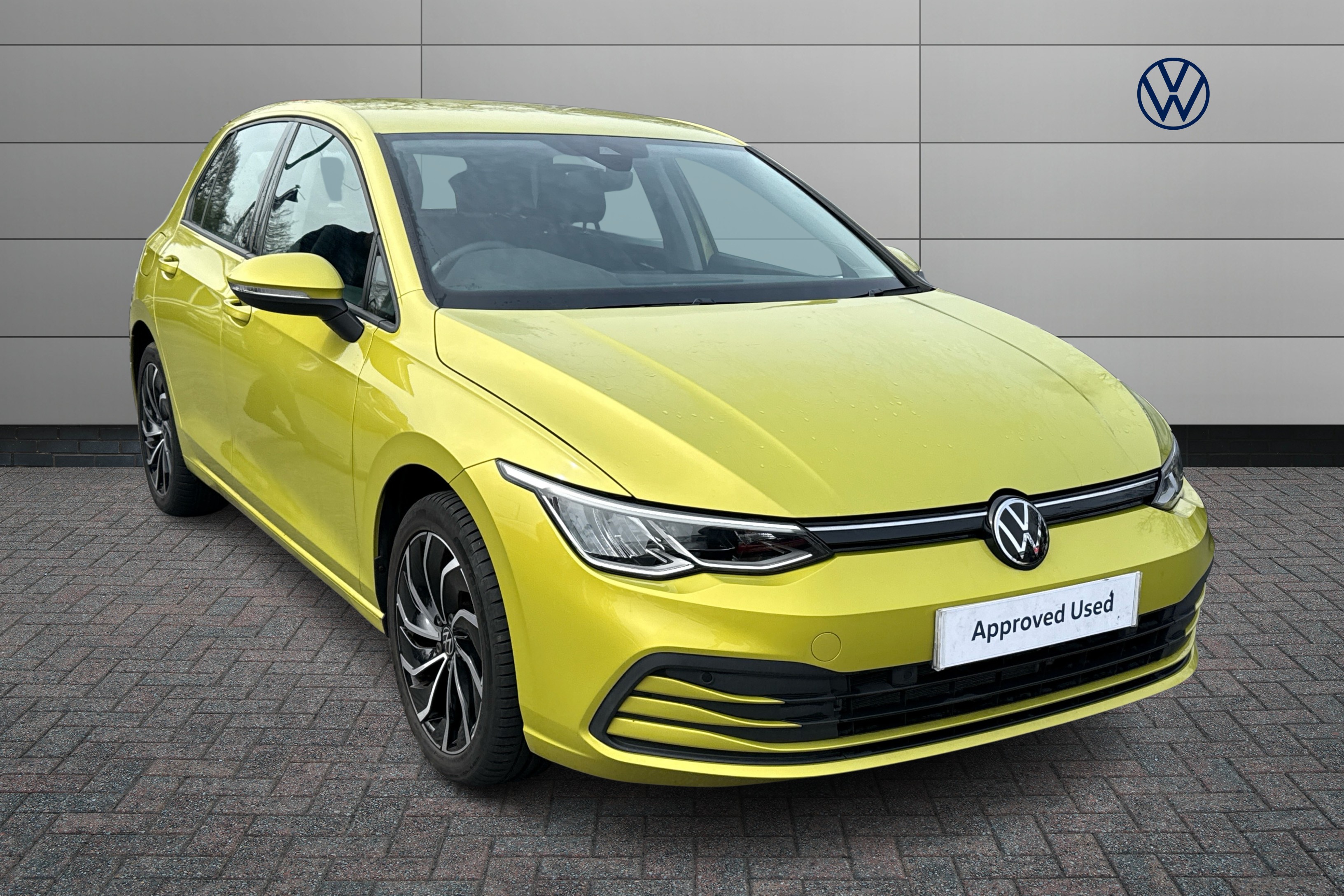 Main listing image - Volkswagen Golf