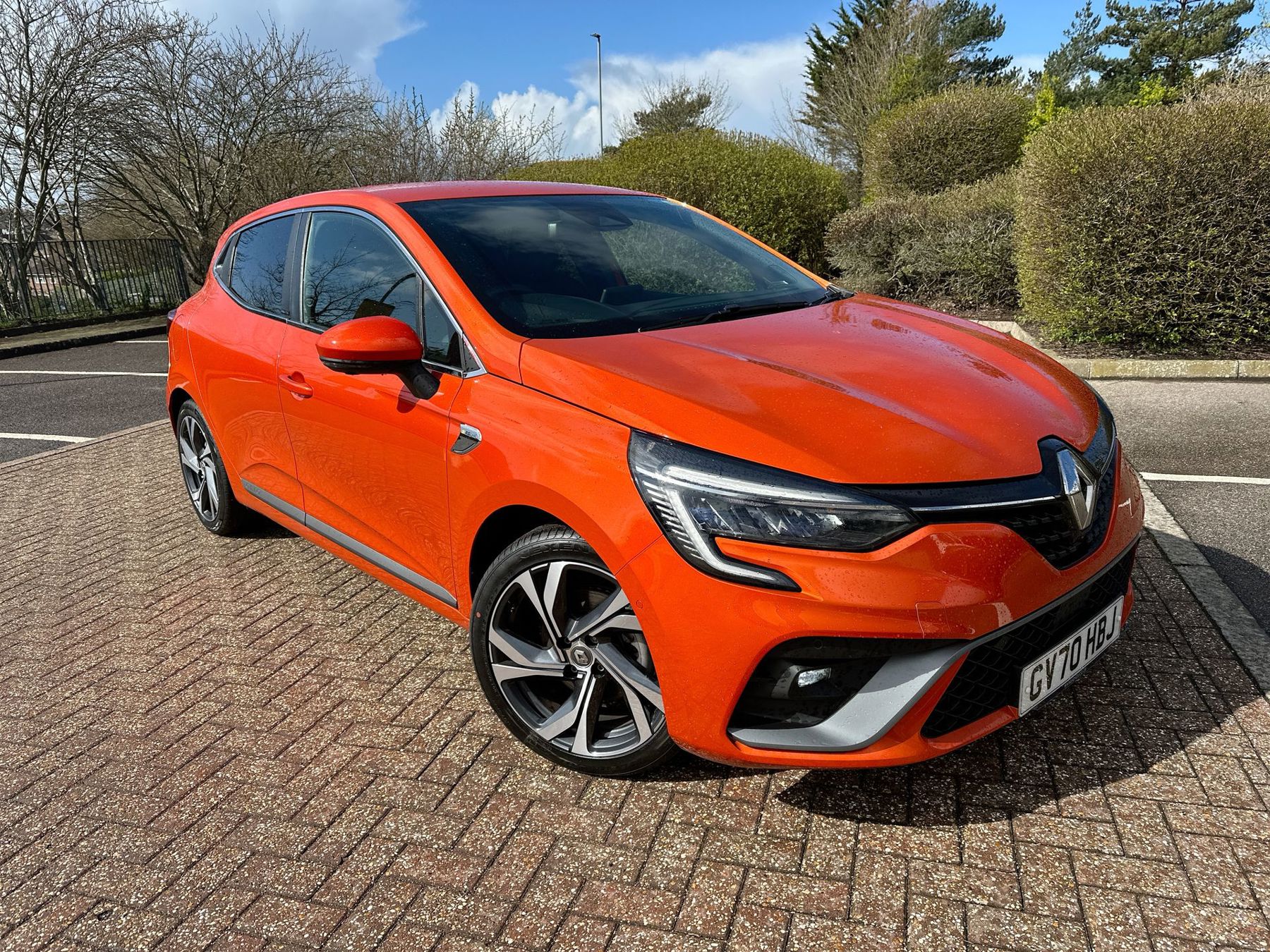 Main listing image - Renault Clio