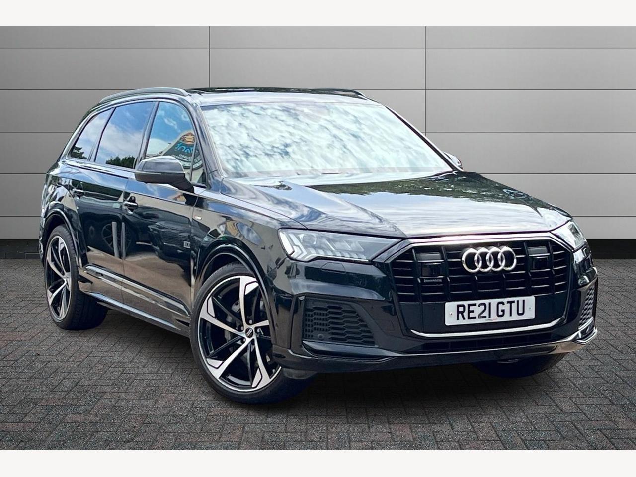 Main listing image - Audi Q7