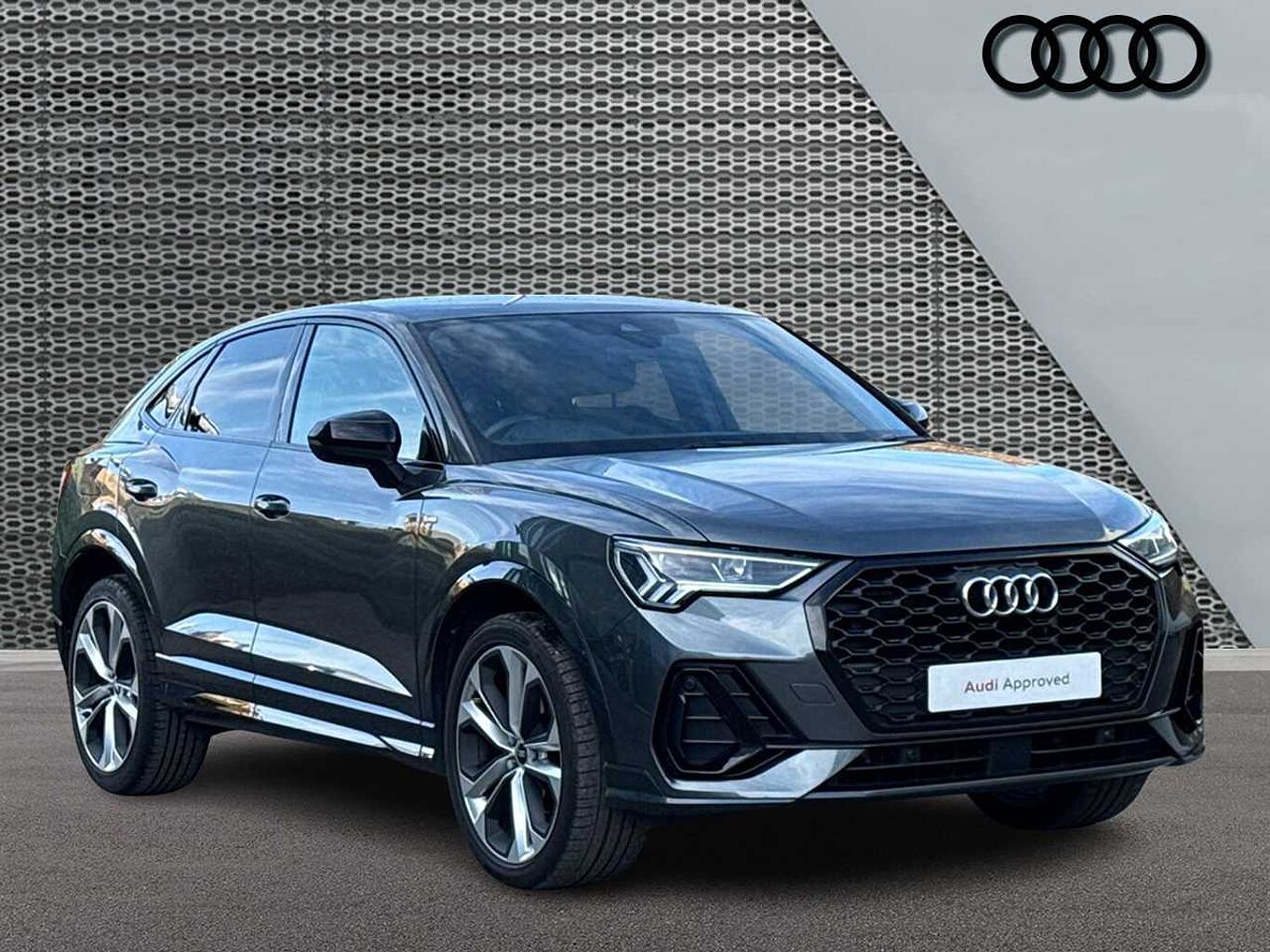 Main listing image - Audi Q3