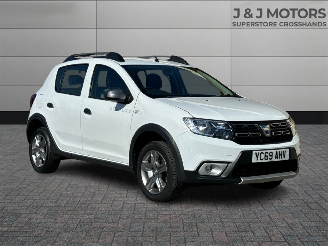 Main listing image - Dacia Sandero Stepway