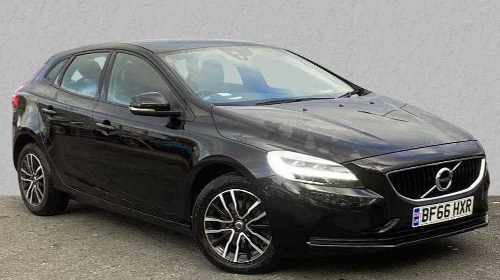 Main listing image - Volvo V40