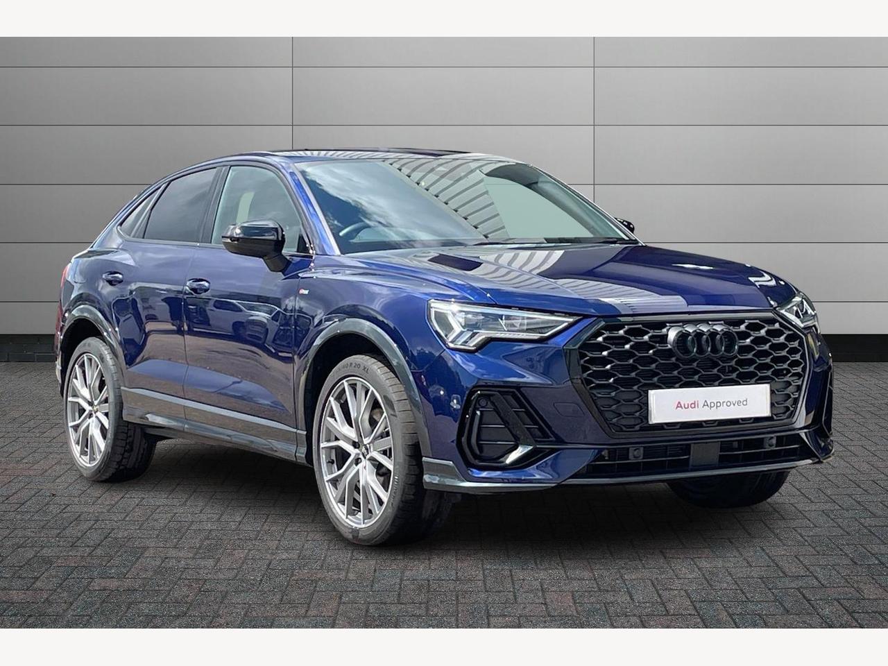 Main listing image - Audi Q3
