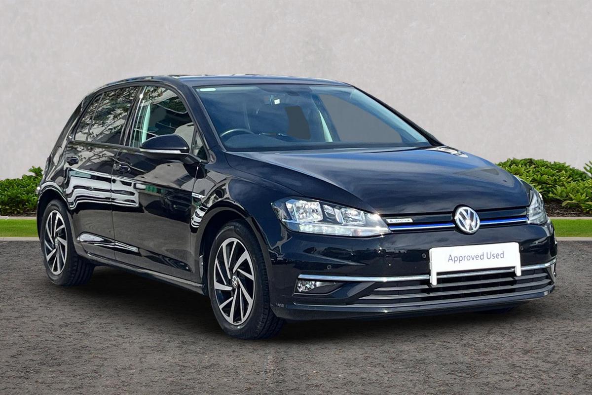 Main listing image - Volkswagen Golf