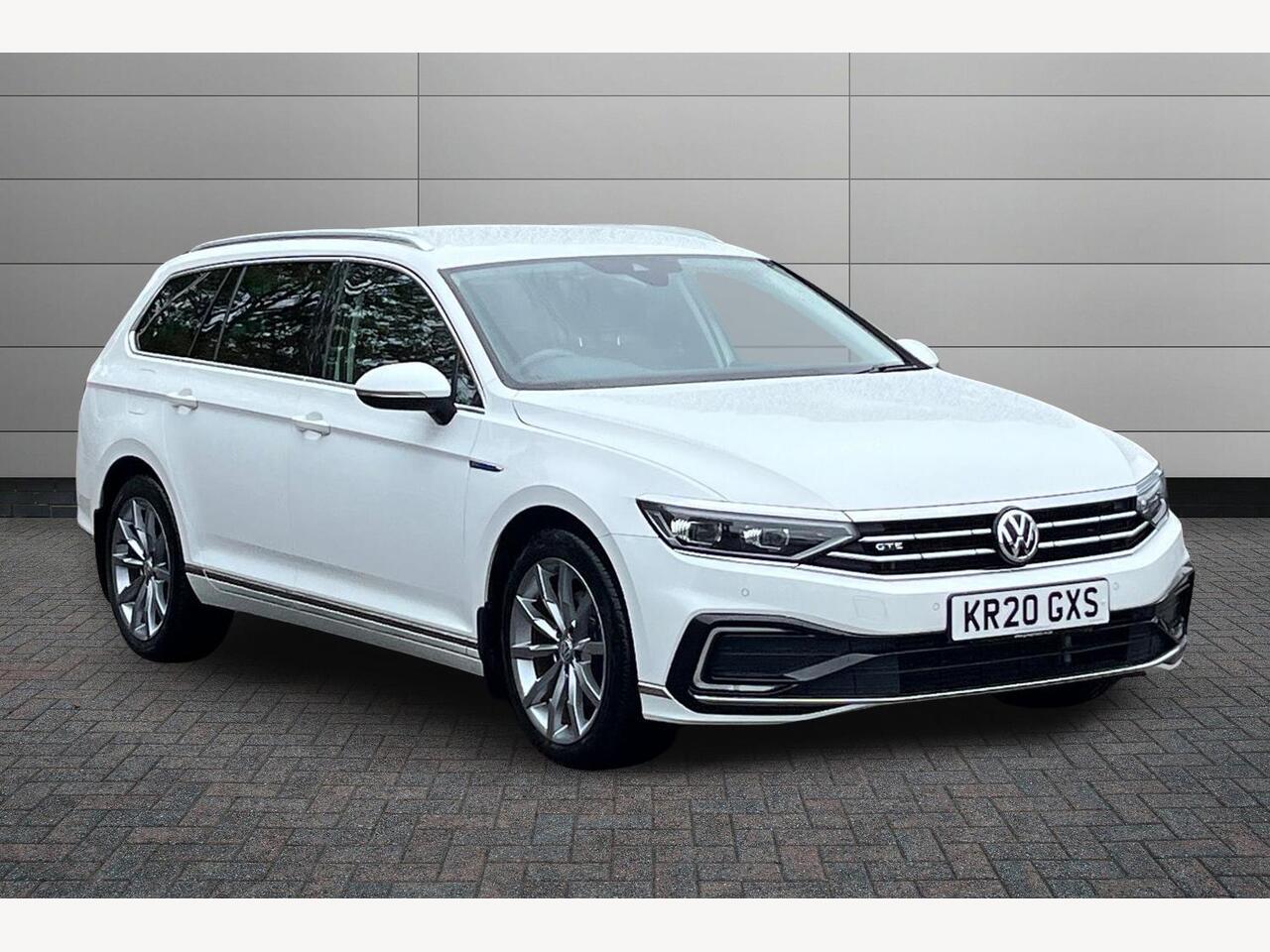 Main listing image - Volkswagen Passat