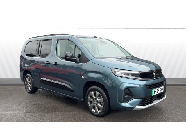 Main listing image - Vauxhall Combo Life-e