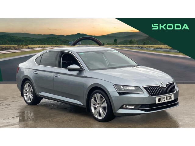 Main listing image - Skoda Superb