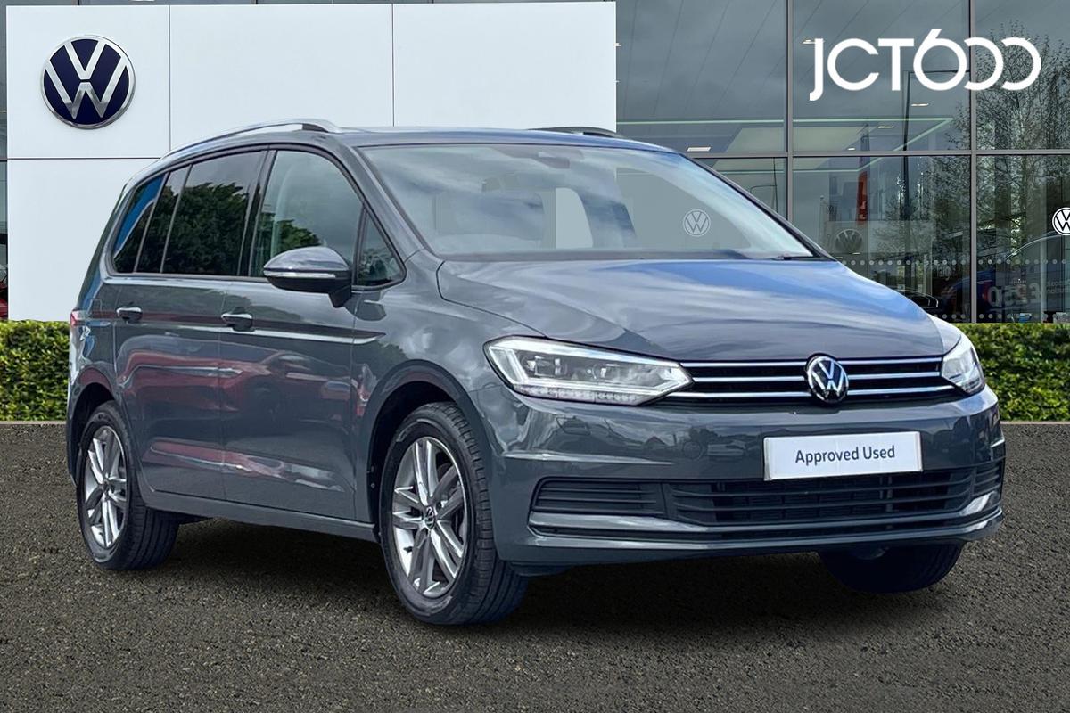 Main listing image - Volkswagen Touran