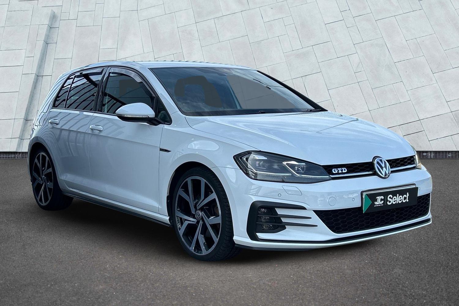 Main listing image - Volkswagen Golf
