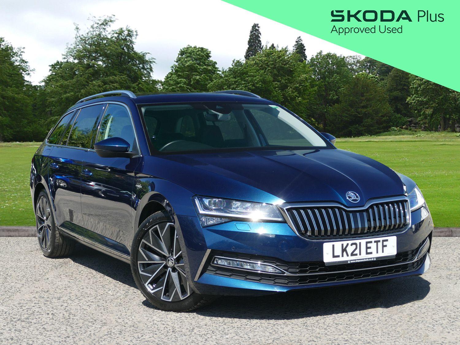 Main listing image - Skoda Superb Estate