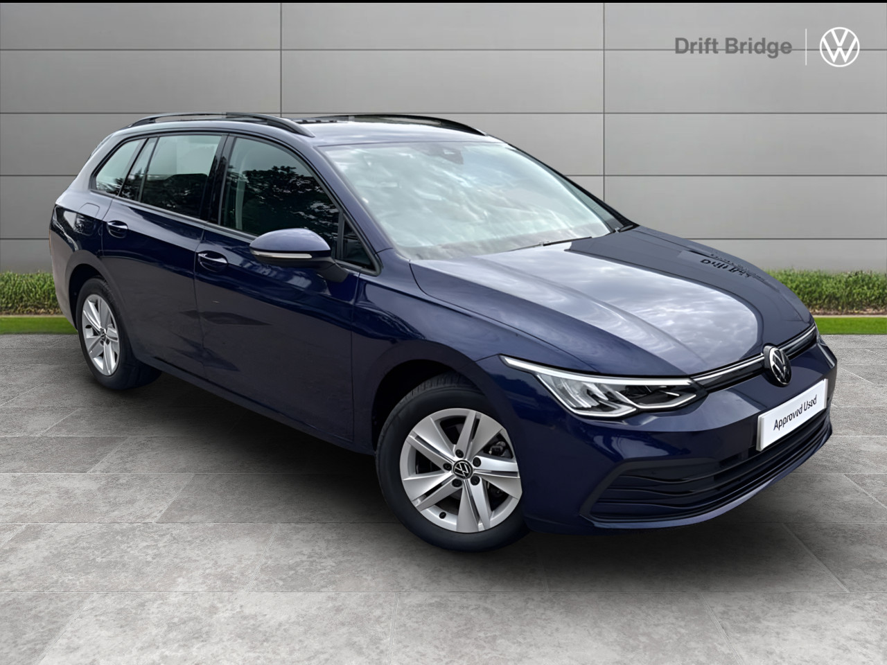 Main listing image - Volkswagen Golf Estate