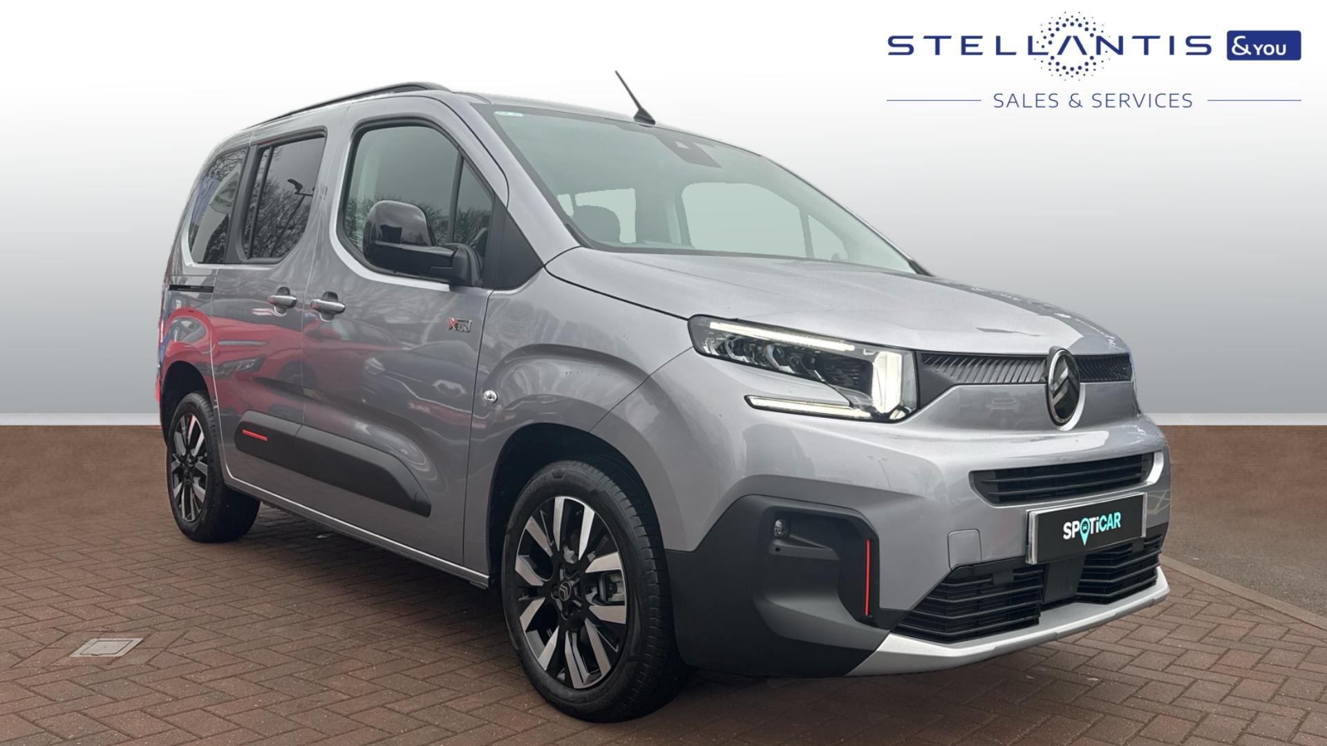 Main listing image - Citroen e-Berlingo