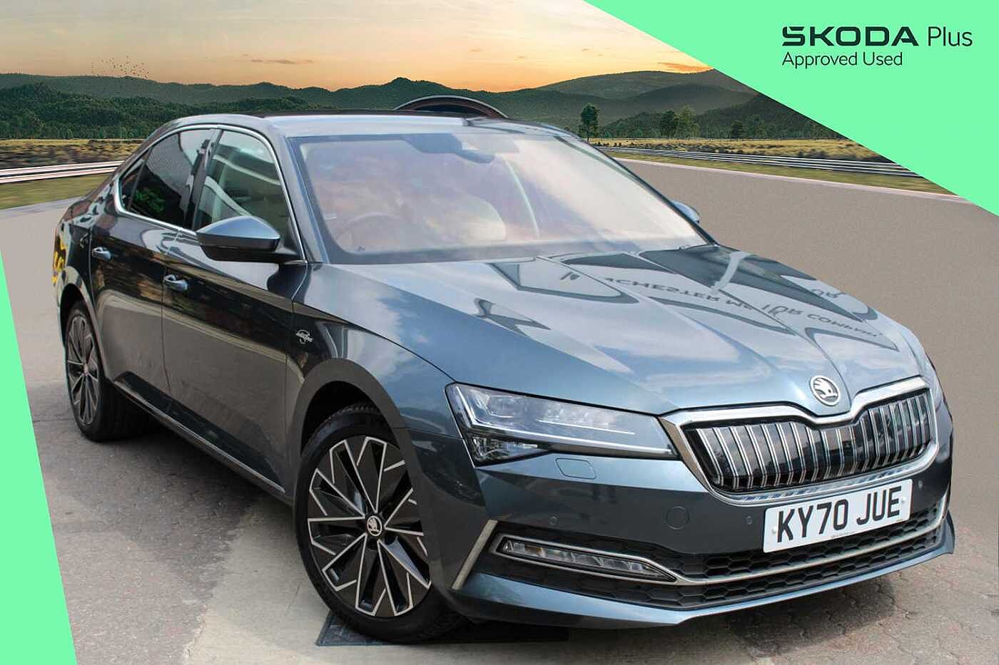 Main listing image - Skoda Superb