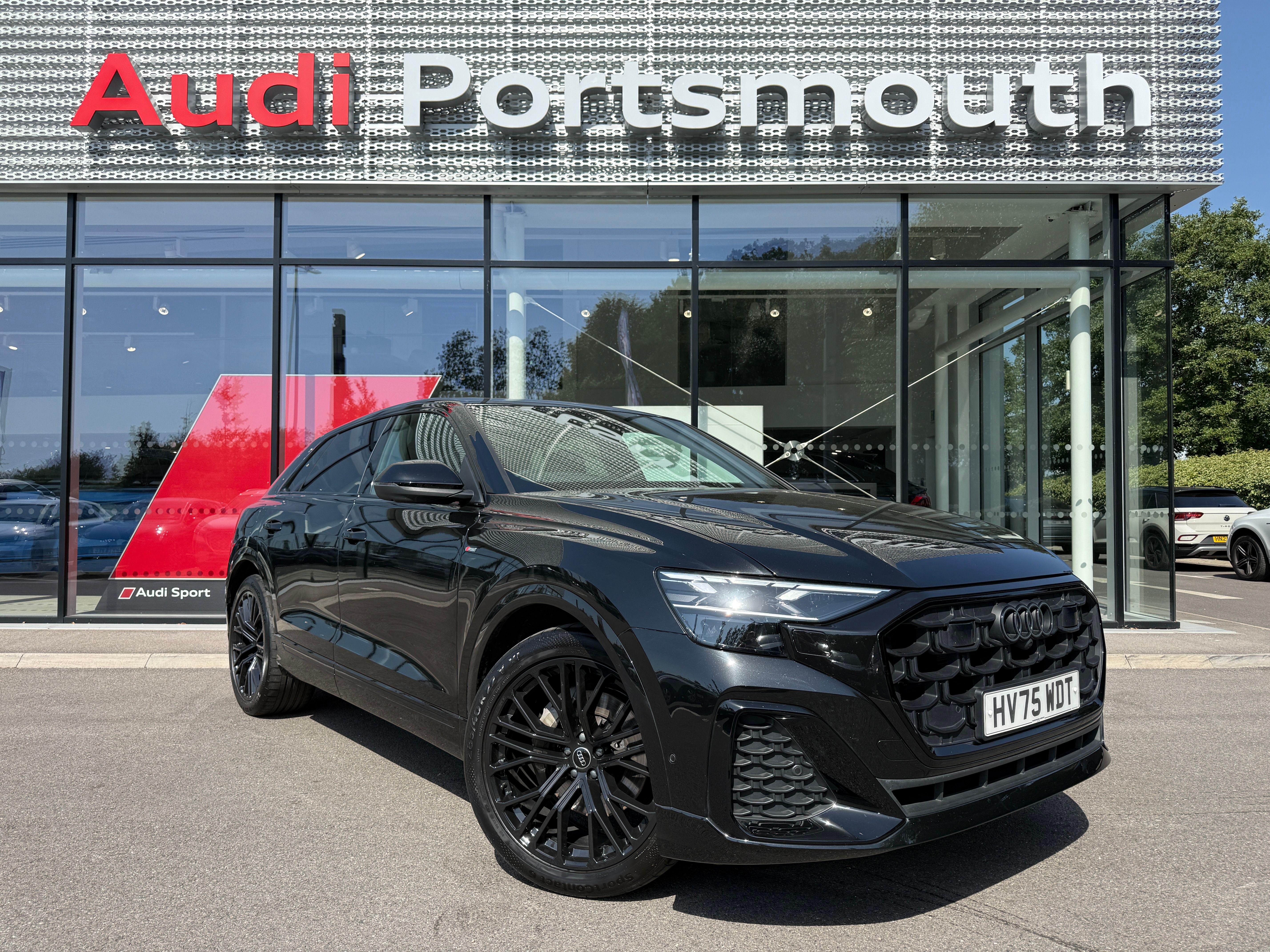 Main listing image - Audi Q8