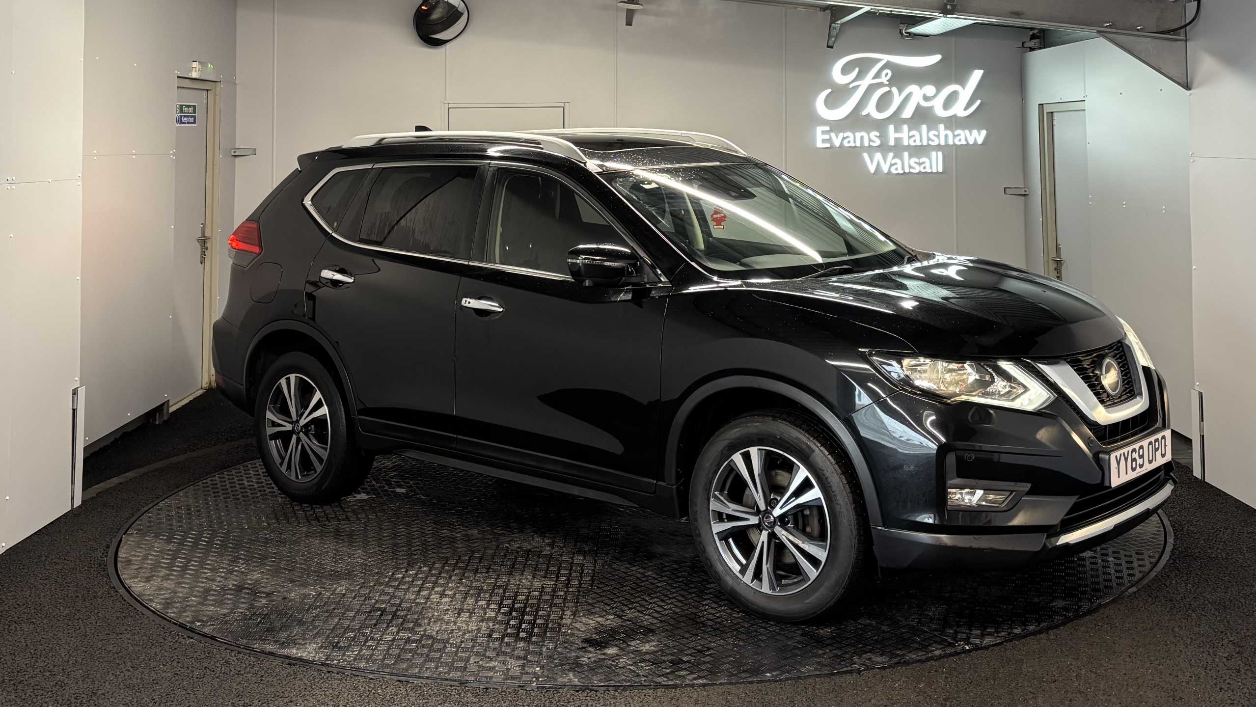 Main listing image - Nissan X-Trail