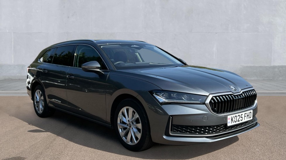 Main listing image - Skoda Superb Estate