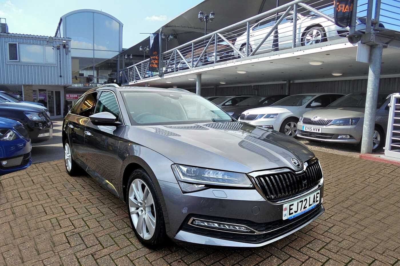 Main listing image - Skoda Superb Estate