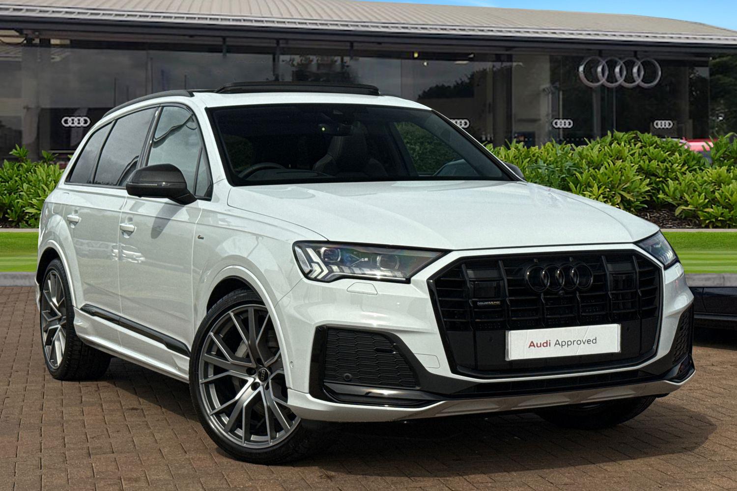 Main listing image - Audi Q7