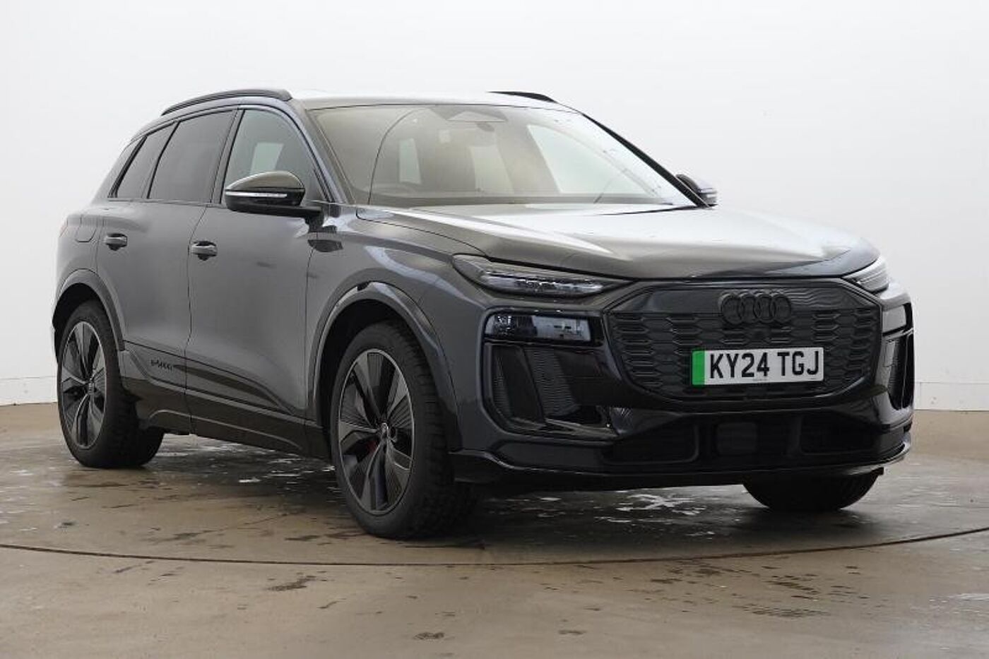 Main listing image - Audi SQ6 e-tron