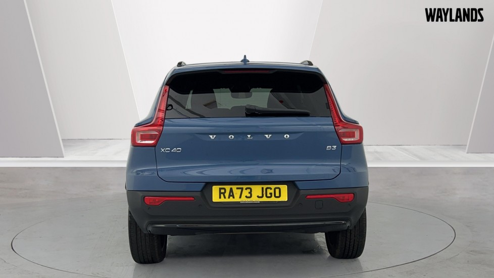 Main listing image - Volvo XC40