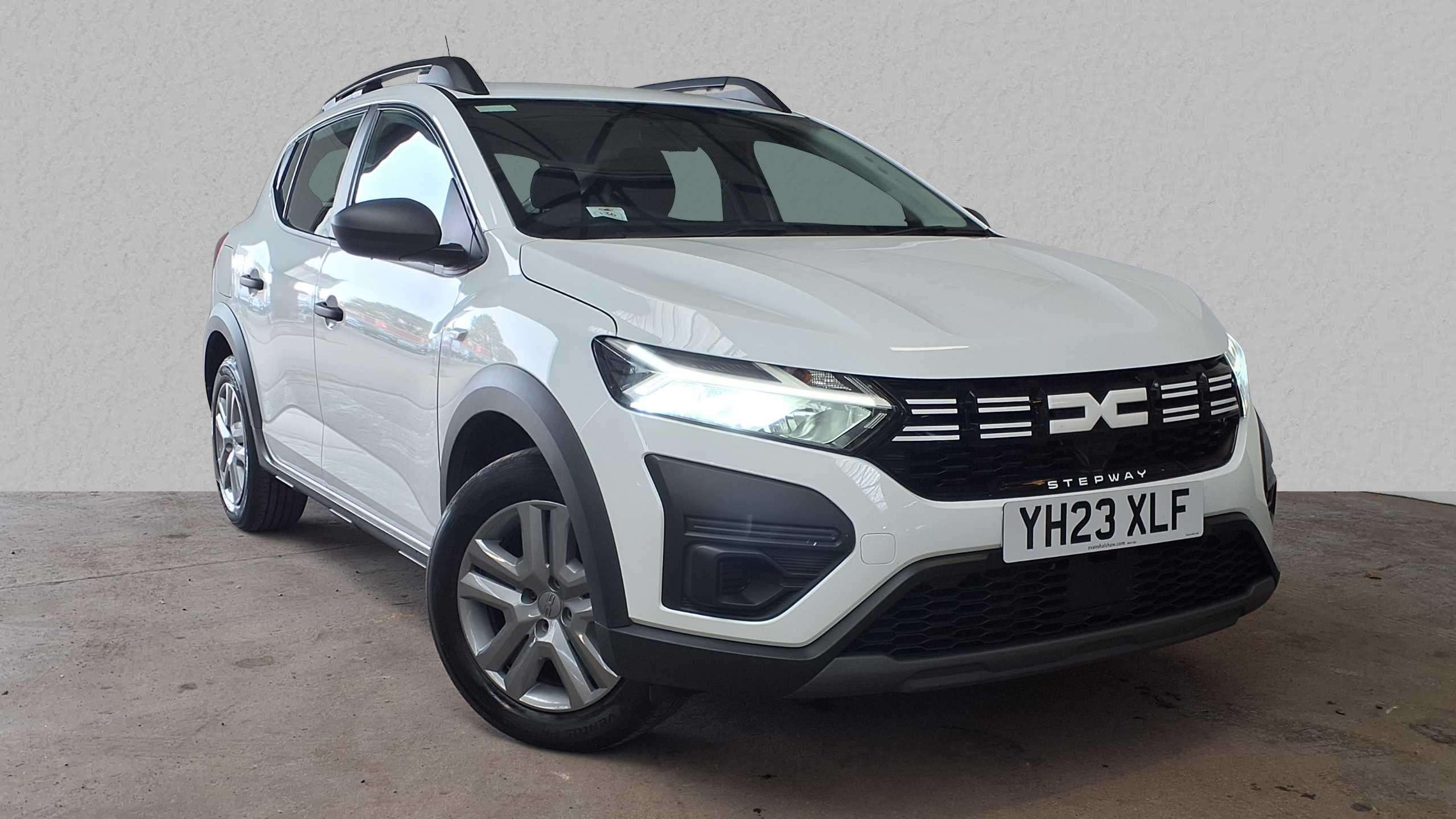 Main listing image - Dacia Sandero Stepway