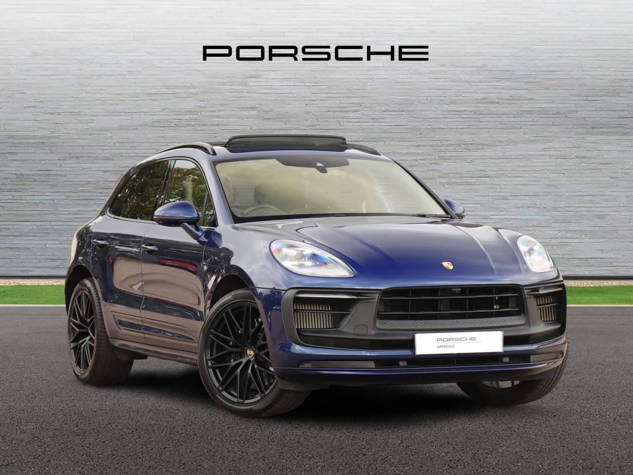 Main listing image - Porsche Macan