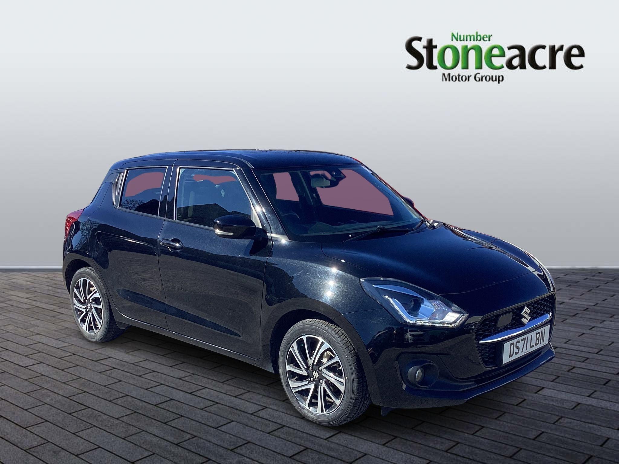 Main listing image - Suzuki Swift