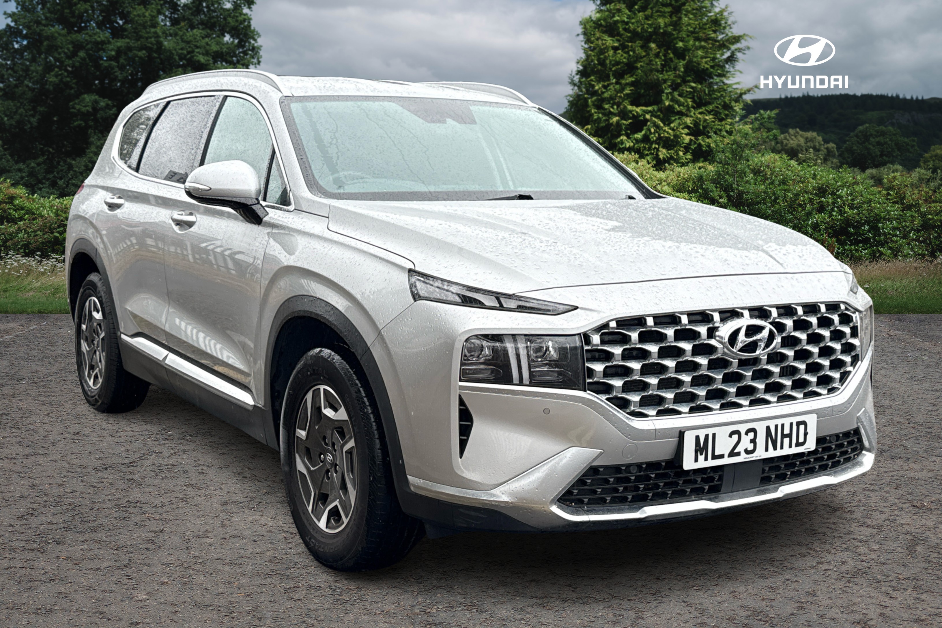 Main listing image - Hyundai Santa Fe