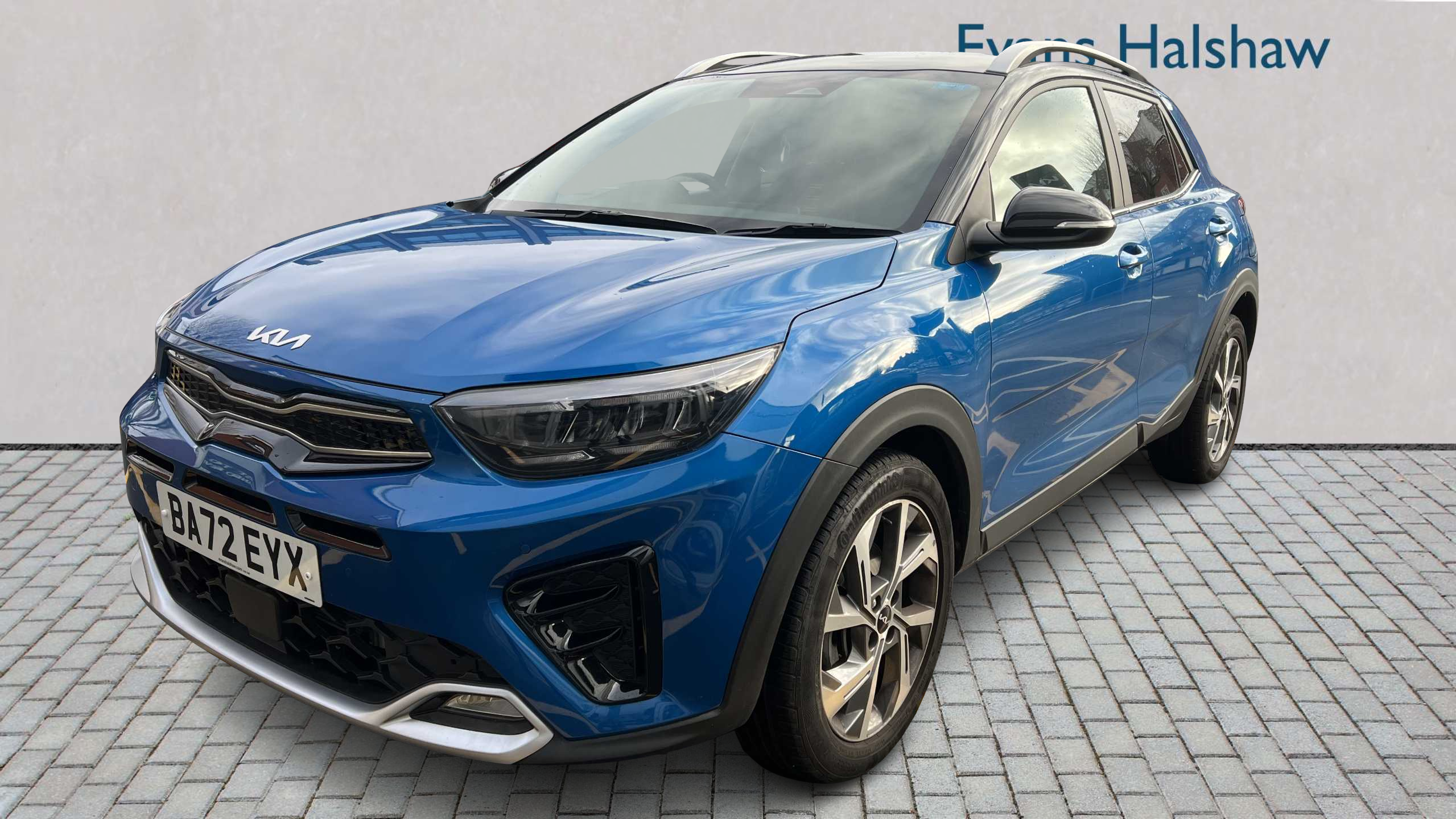 Main listing image - Kia Stonic