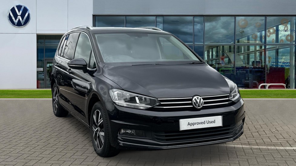 Main listing image - Volkswagen Touran