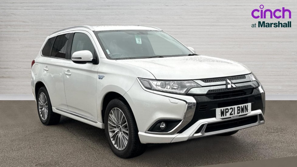 Main listing image - Mitsubishi Outlander