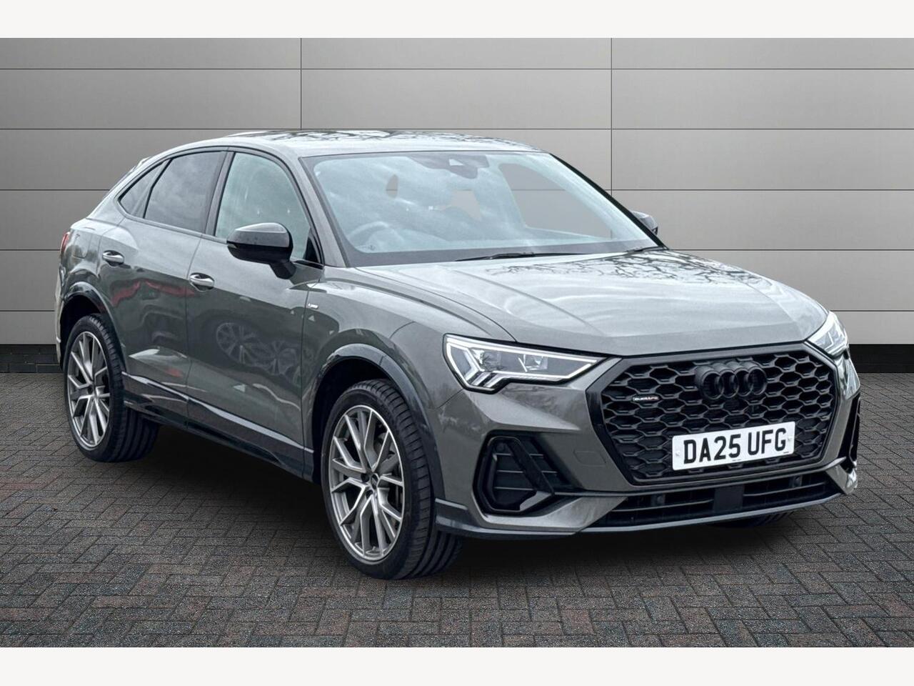 Main listing image - Audi Q3