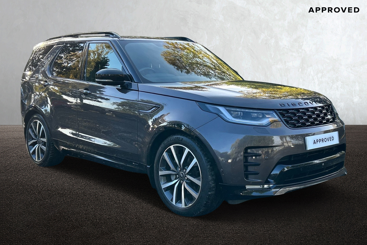 Main listing image - Land Rover Discovery
