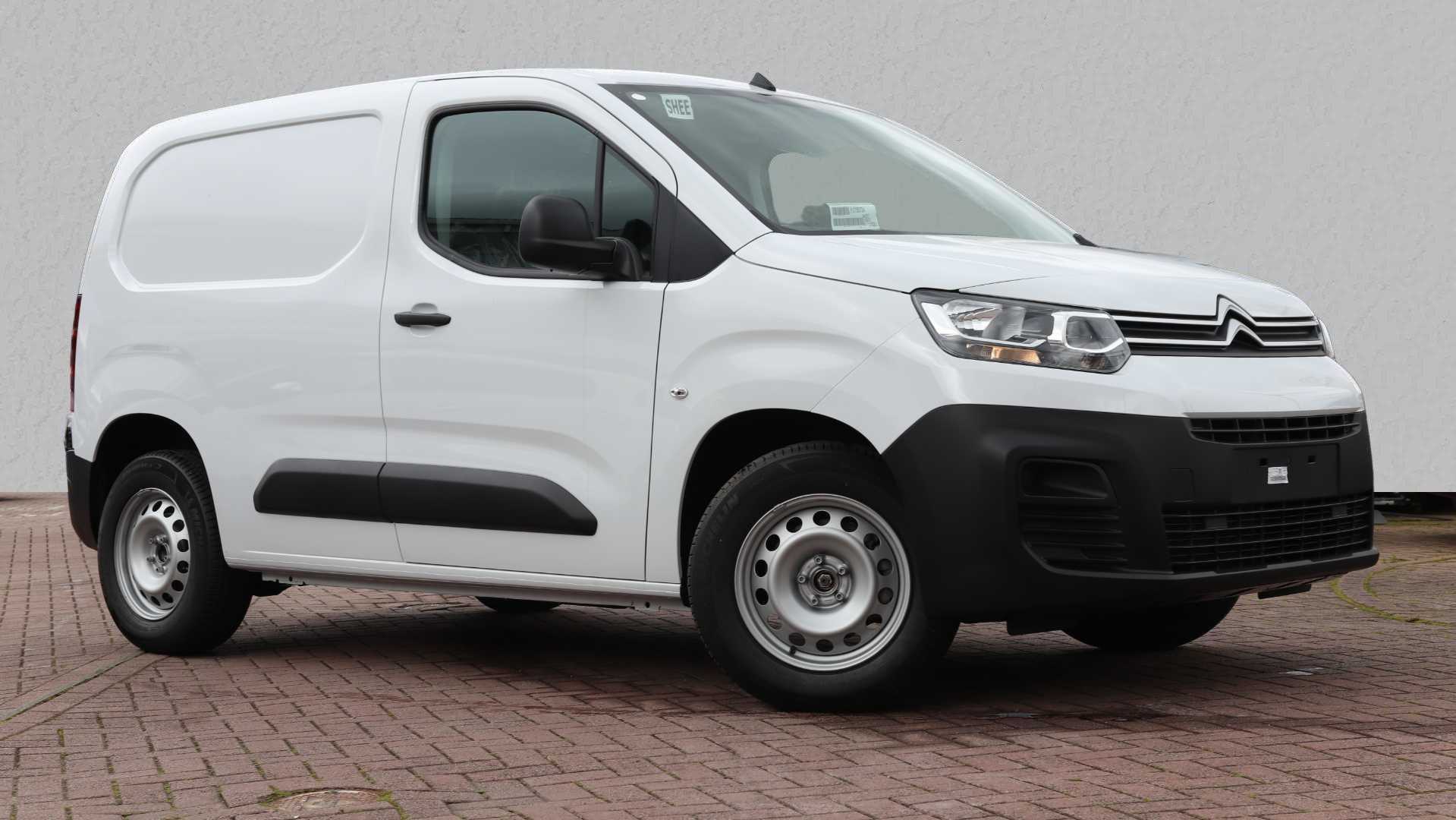 Main listing image - Citroen e-Berlingo