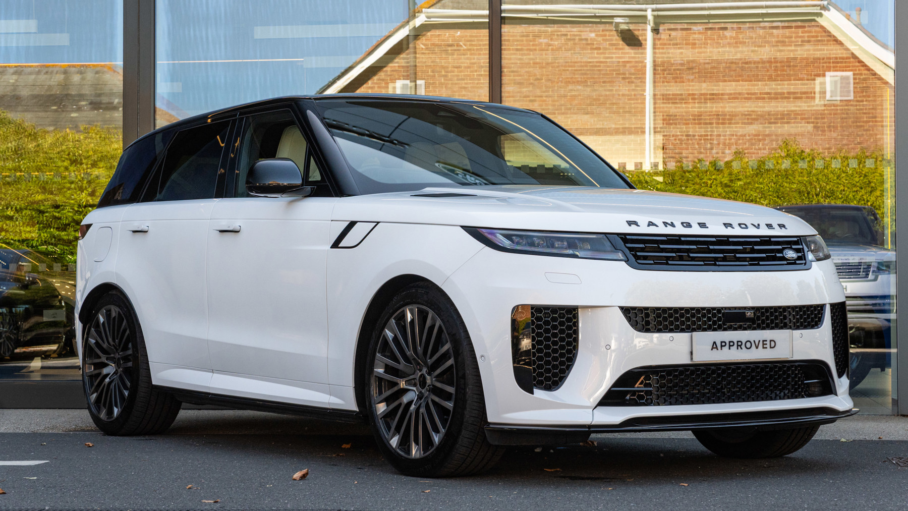 Main listing image - Land Rover Range Rover Sport
