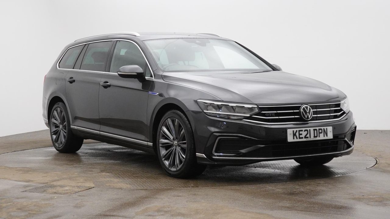 Main listing image - Volkswagen Passat GTE