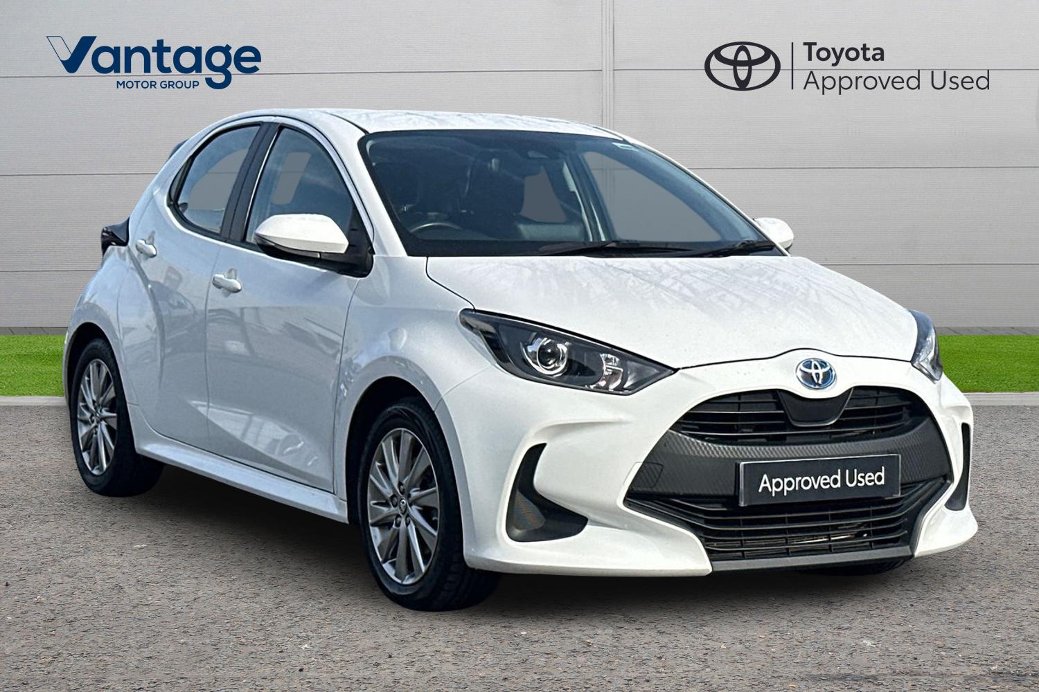 Main listing image - Toyota Yaris