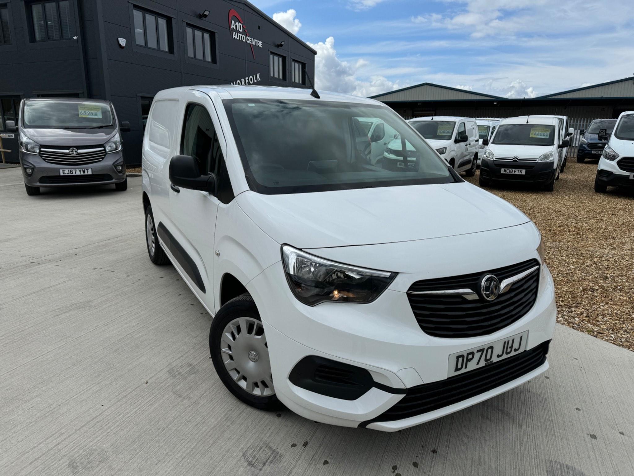 Main listing image - Vauxhall Combo Cargo