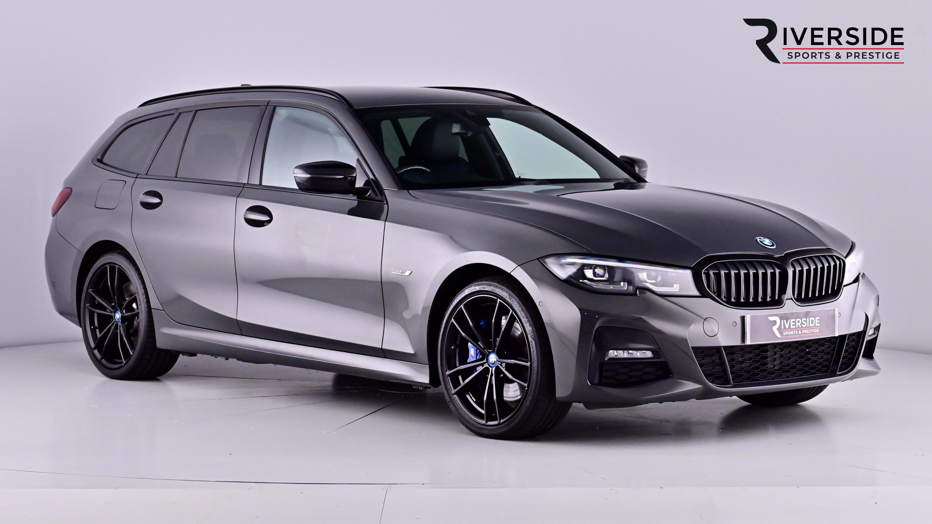 Main listing image - BMW 3 Series Touring