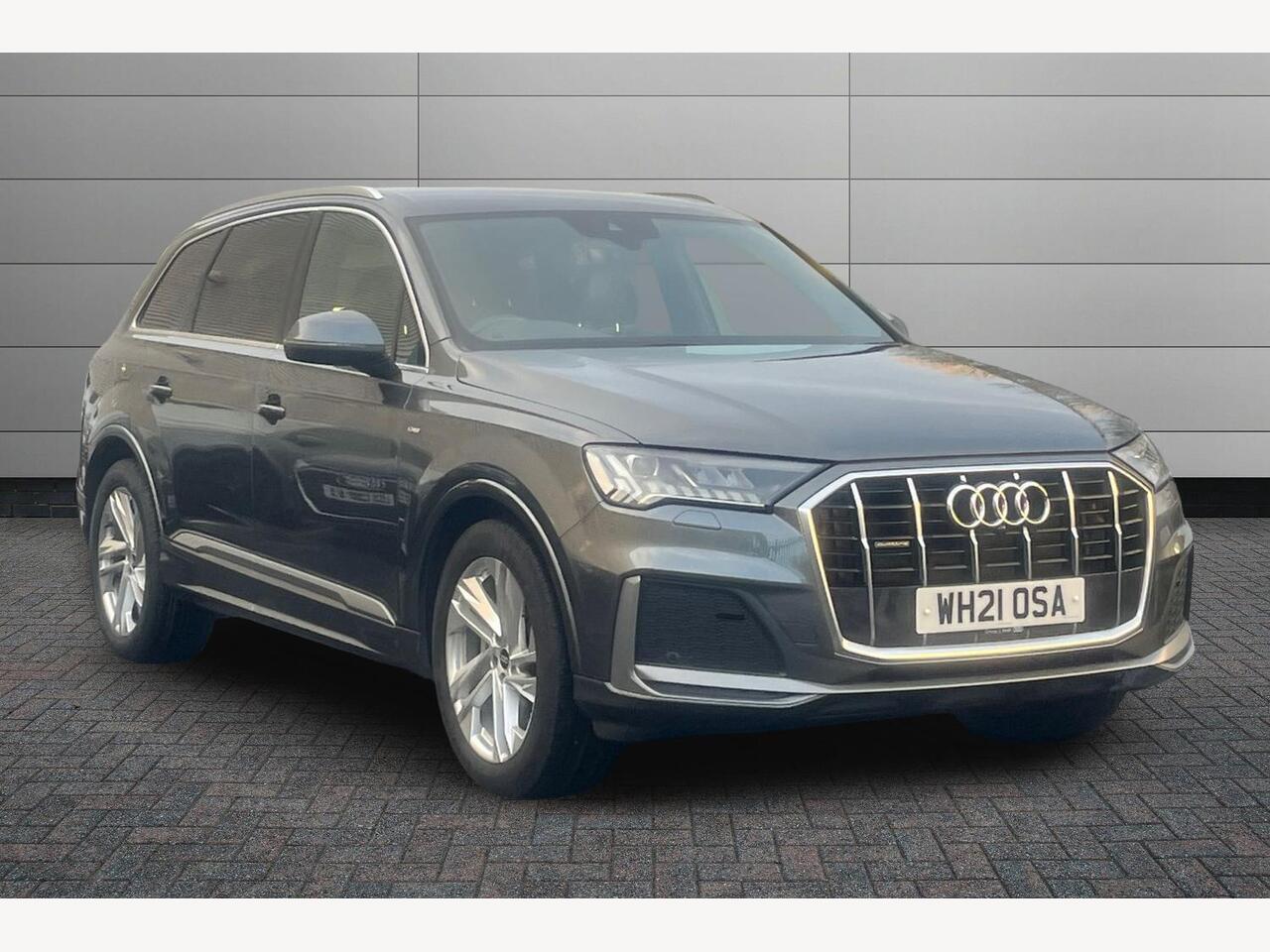 Main listing image - Audi Q7