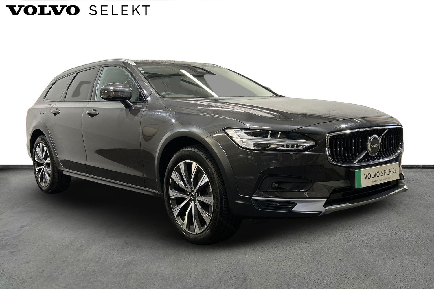 Main listing image - Volvo V90 Cross Country