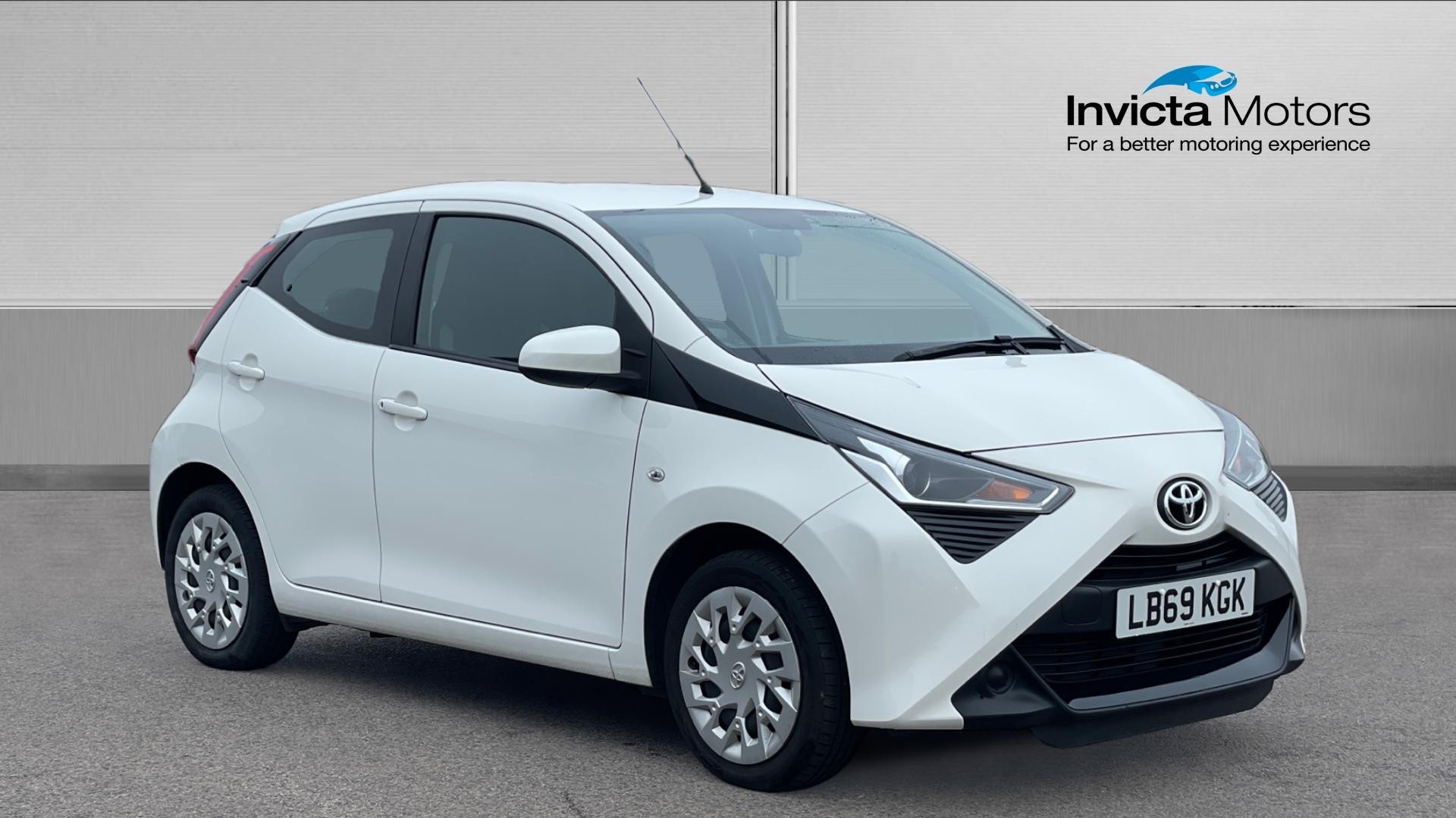 Main listing image - Toyota Aygo