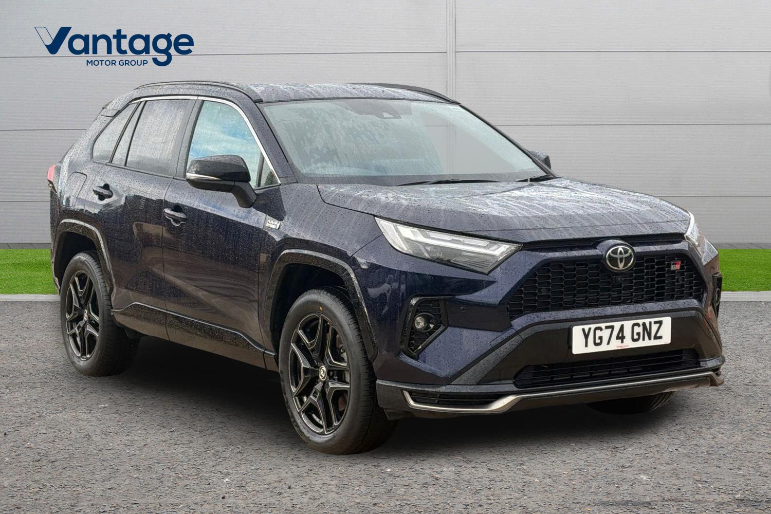 Main listing image - Toyota RAV4