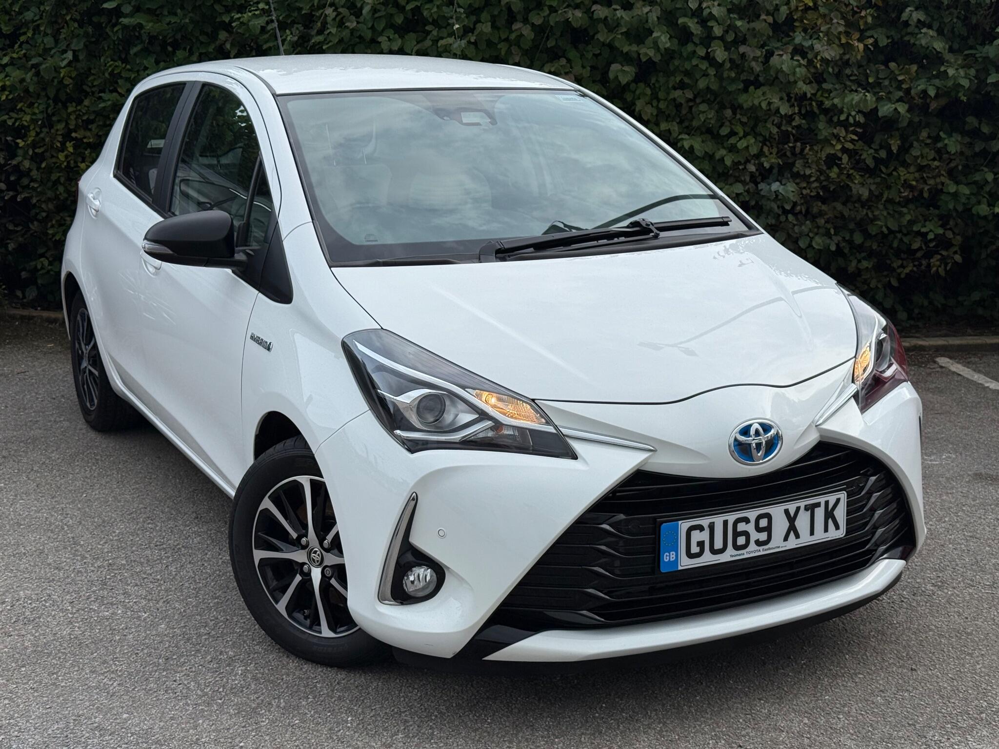 Main listing image - Toyota Yaris