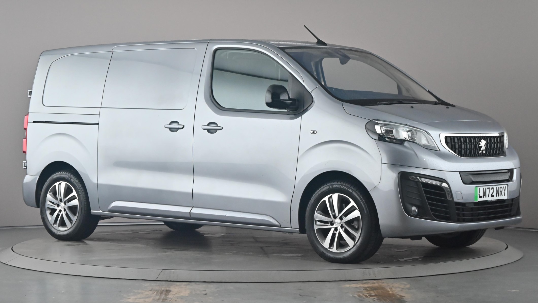 Main listing image - Peugeot e-Expert