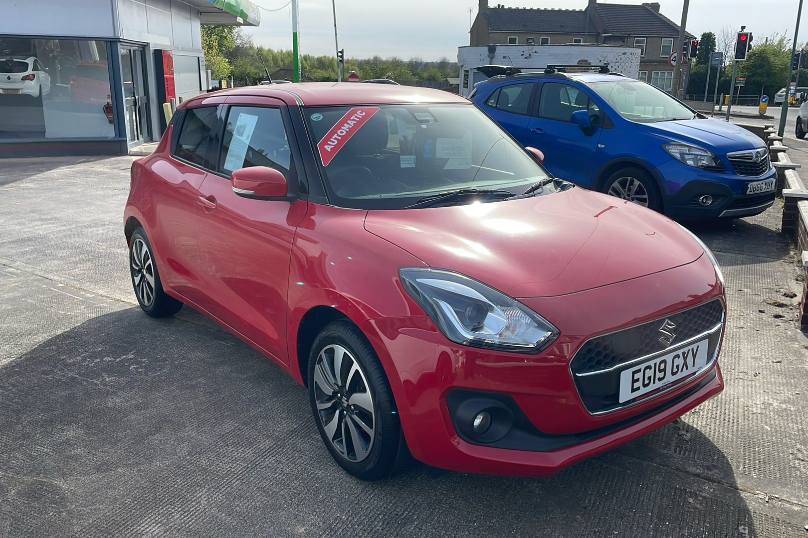 Main listing image - Suzuki Swift